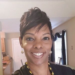 Meet your Posher, Debra